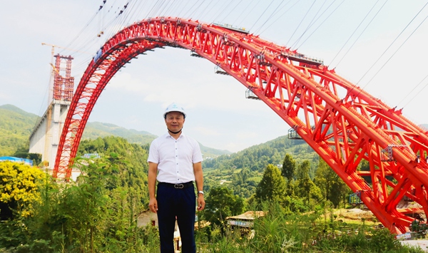 支撐德余高速公路烏江特大橋高精準(zhǔn)合龍。受訪者供圖