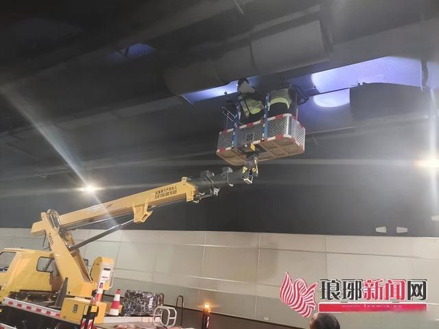 山東臨沂完成三河口隧道定期檢測工作，涉及主體結(jié)構(gòu)，附屬機(jī)電設(shè)備，結(jié)構(gòu)裂縫及滲漏水、路面錯臺變形縫等病害專項(xiàng)檢測