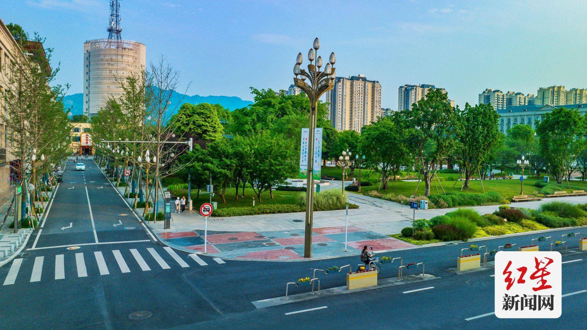 蒲江縣對城區(qū)內(nèi)14座城市橋梁、15條城市道路等進(jìn)行了全面“體檢”。