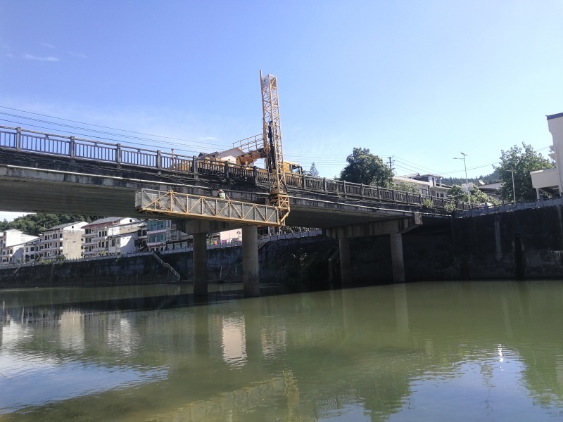 分宜公路分中心開(kāi)展橋梁“體檢”，保障管養(yǎng)公路橋梁通行安全